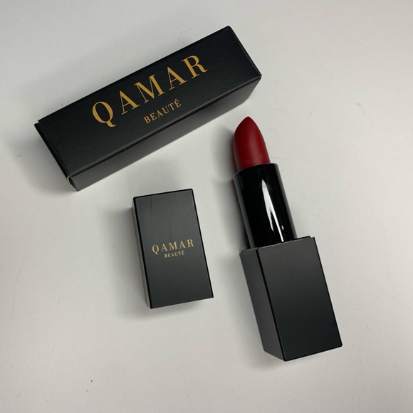 Lipstick - Picture 4 of 14